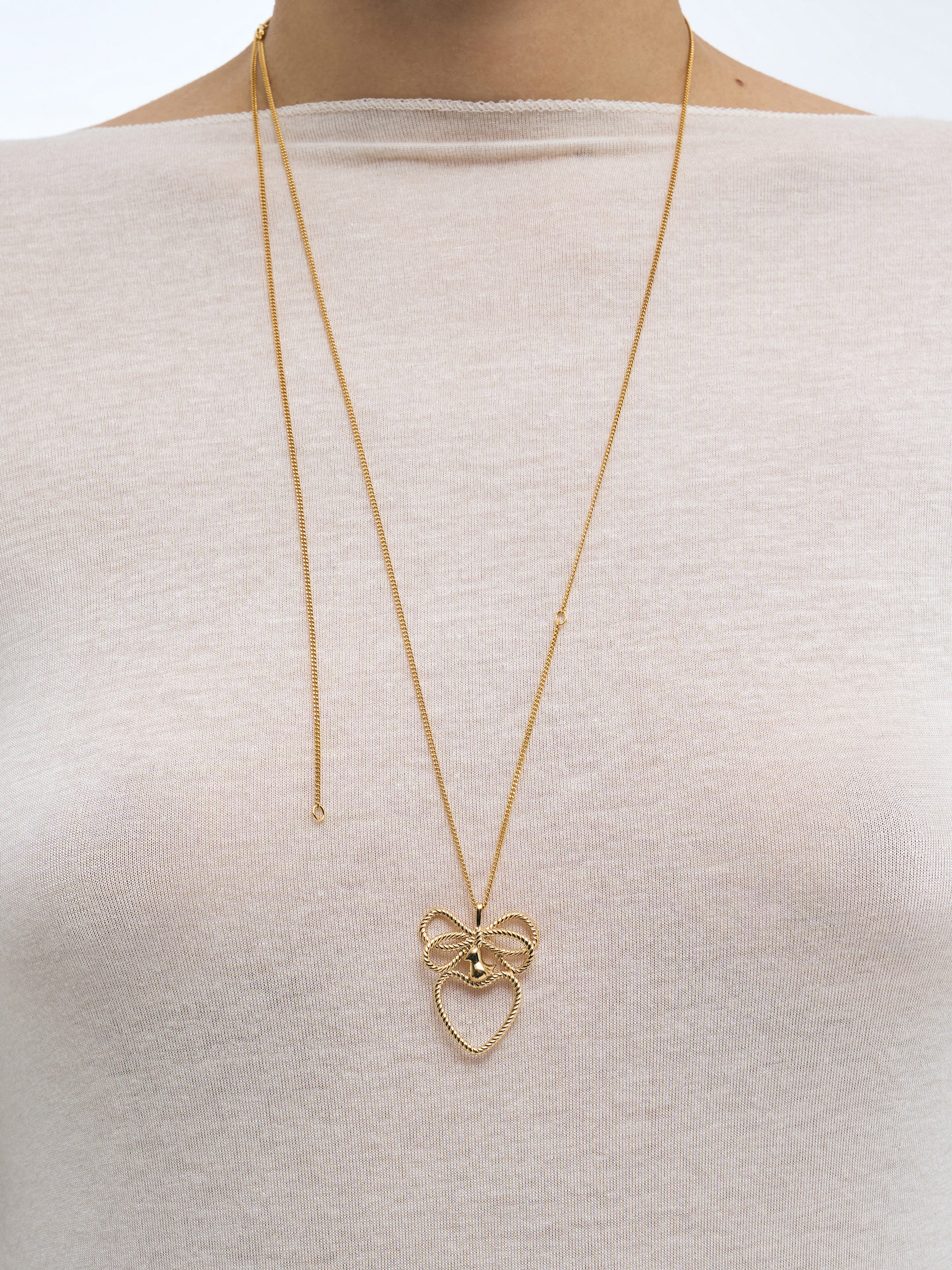 Gold-Plated Yahnusok Pendant large - Image 3